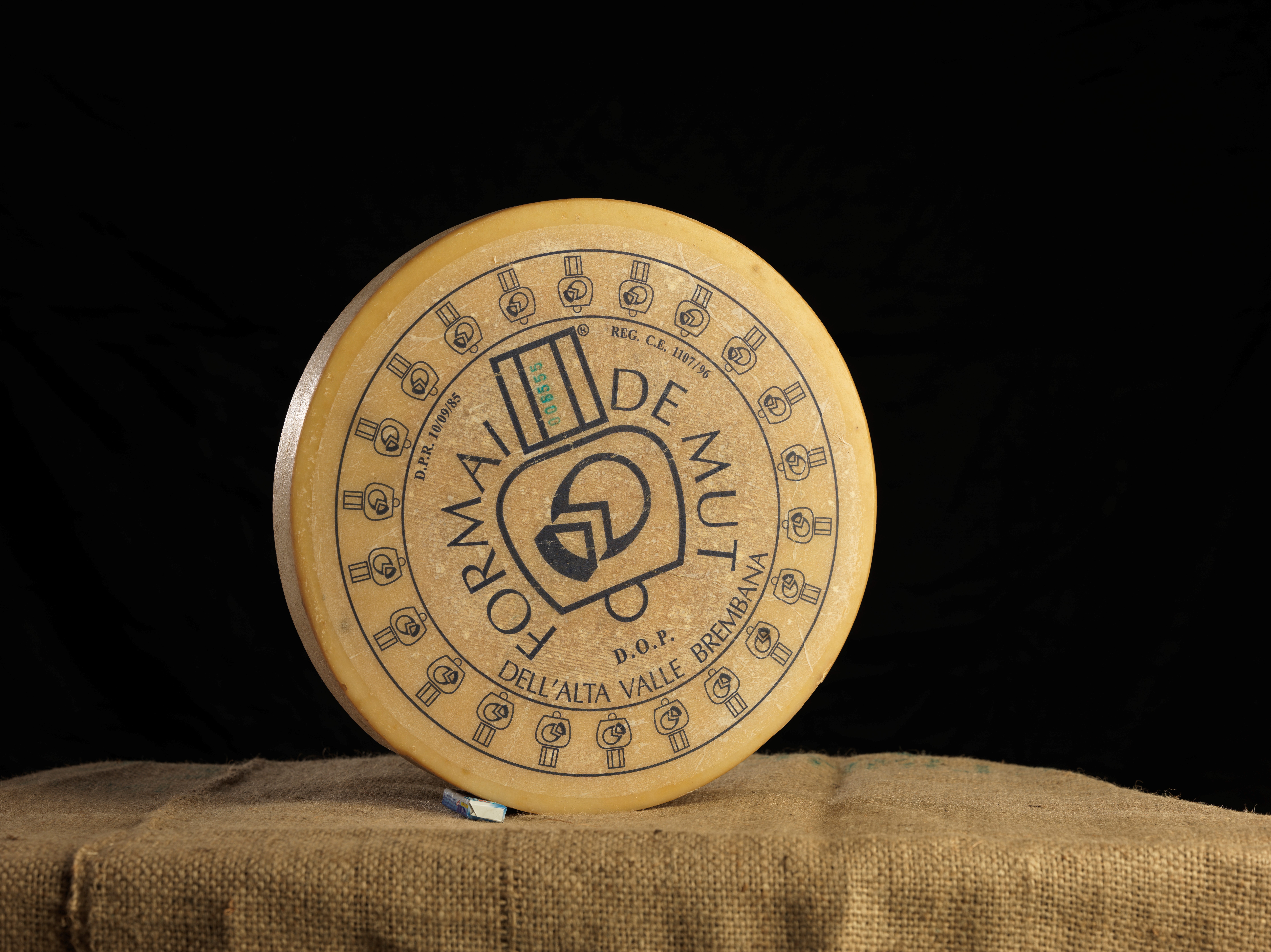 BERGAMO OVEST: PRODUZIONE ARTIGIANALE DE “FORMAI DE MUT DELL’ALTA VAL BREMBANA”